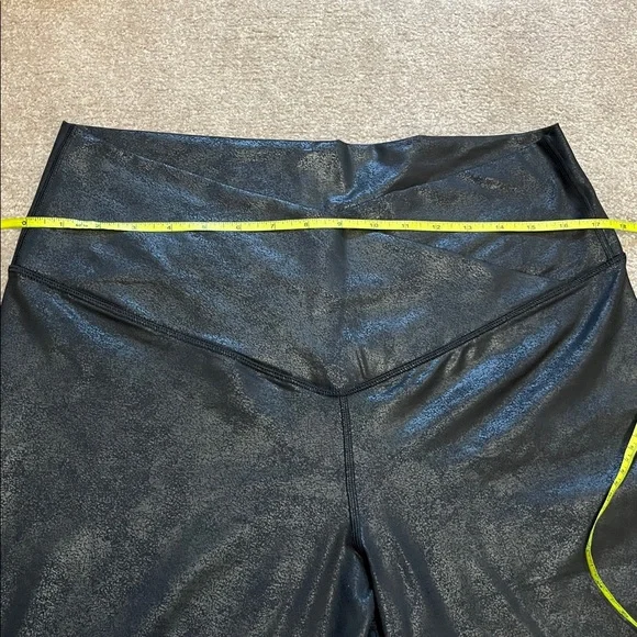 OFFLINE By Aerie Crossover Crackle Black Leggings XXL - Picture 6 of 9